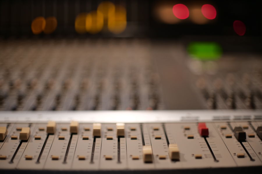 Mixing desk
